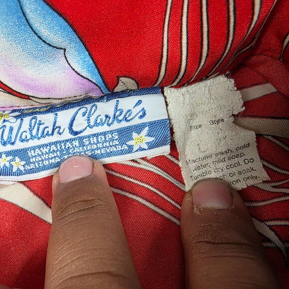 Vintage Waltah Clarks Mens Large Red Blue Floral Button Up Hawaiian Shirt Casual - Picture 4 of 8